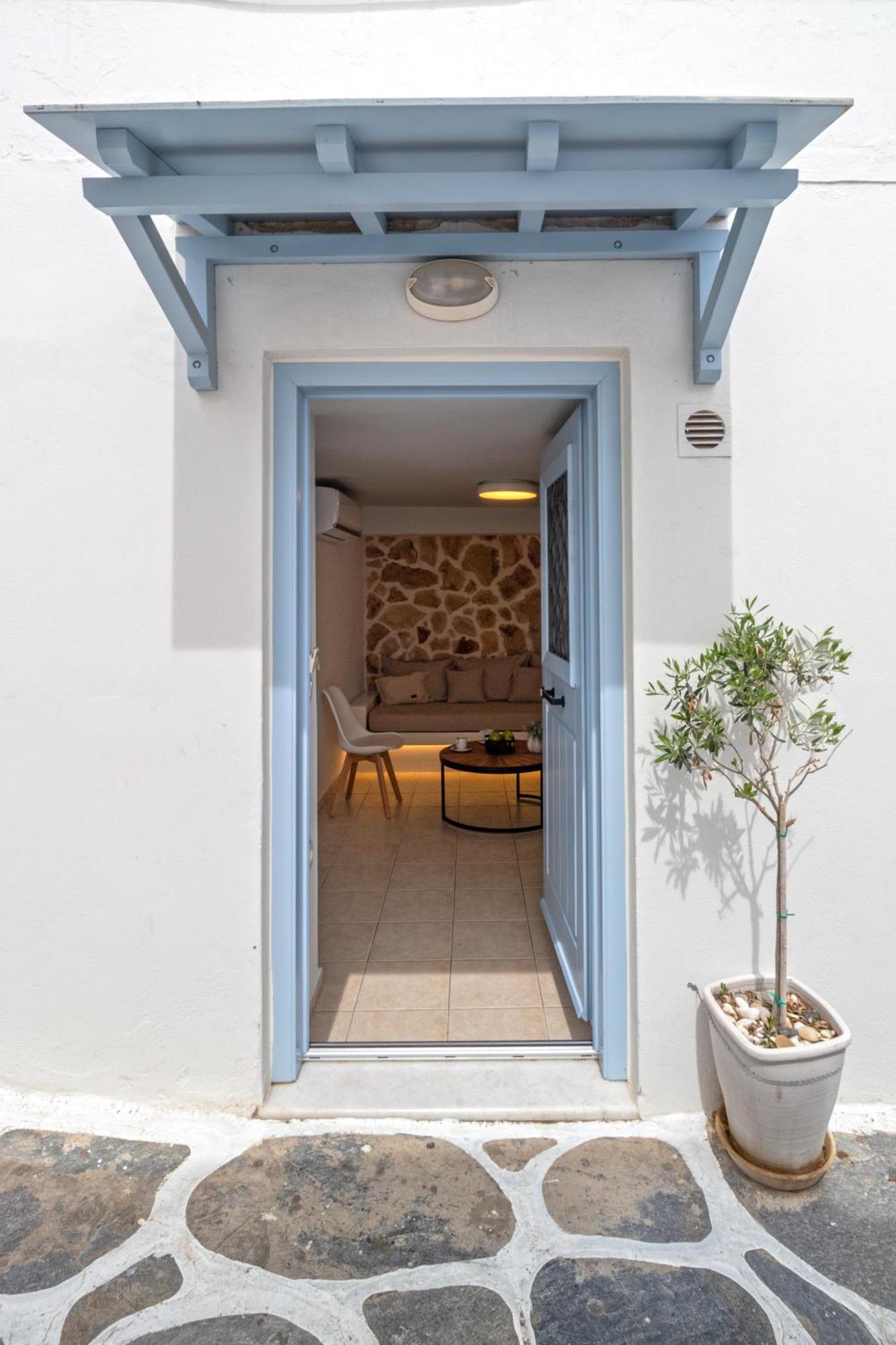 Aotes * Naxos City